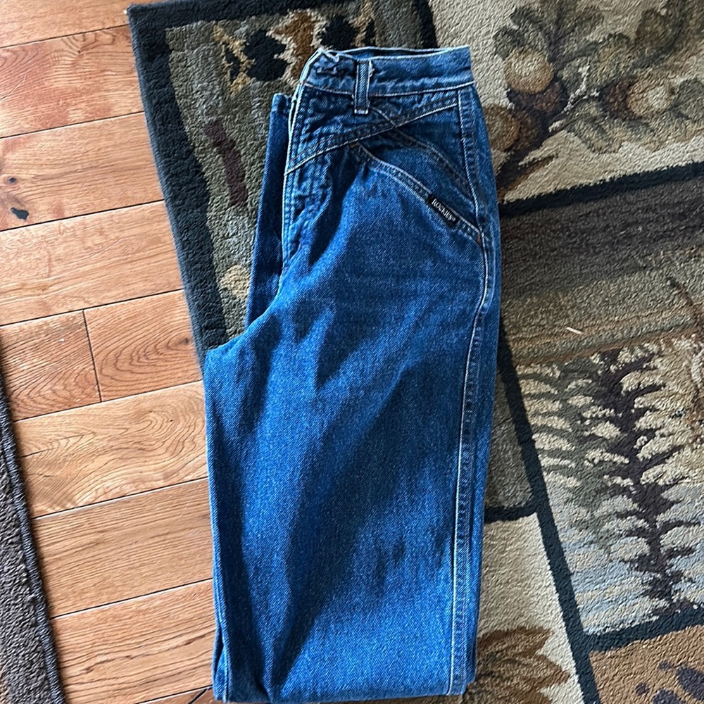 Newer size 27/5 inseam 36 Rocky Mountain jeans no rips or tears.